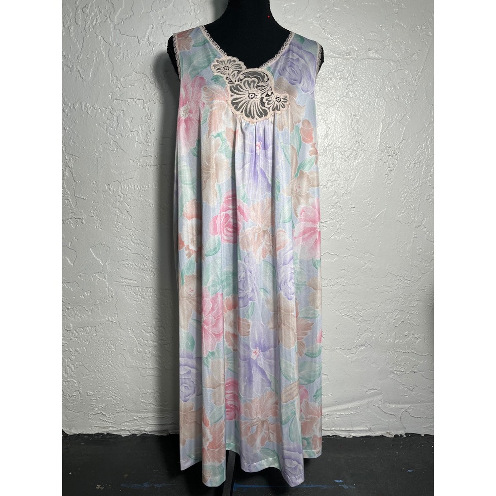 Vintage Vanity Fair Floral Lace Applique Long Nightgown Pastel M NWT USA